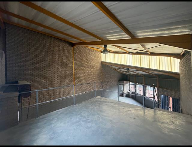 136M² WAREHOUSE TO LET IN HALFWAY HOUSE